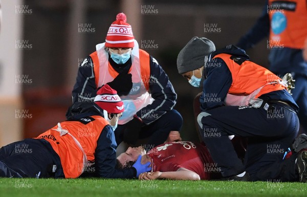 010121 - Scarlets v Dragons - Guinness PRO14 - Ryan Elias of Scarlets is treated