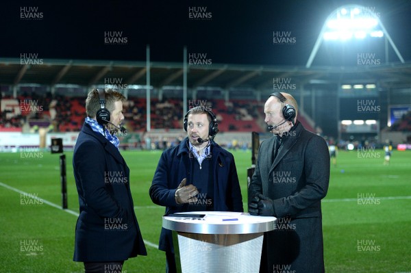 050118 - Scarlets v Dragons - Guinness PRO14 - BBC Scrum V presenter Ross Harries with Richie Rees and Martyn Williams