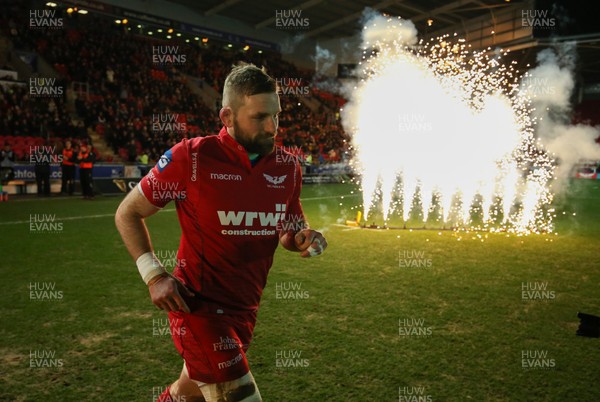 050118 - Scarlets v Dragons, Guinness PRO14 - John Barclay of Scarlets leads the team out on his 100th cap