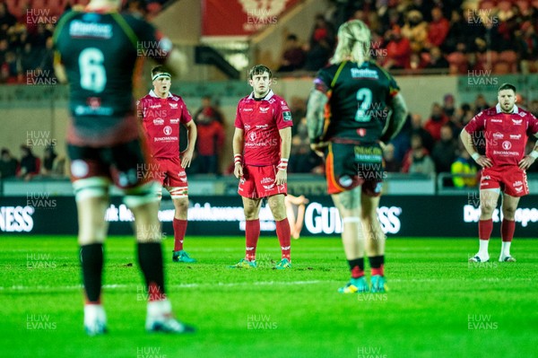 050119 - Scarlets v Dragons - Guinness PRO14 - Dan Jones of Scarlets prepares to kick for the first three points for Scarlets 