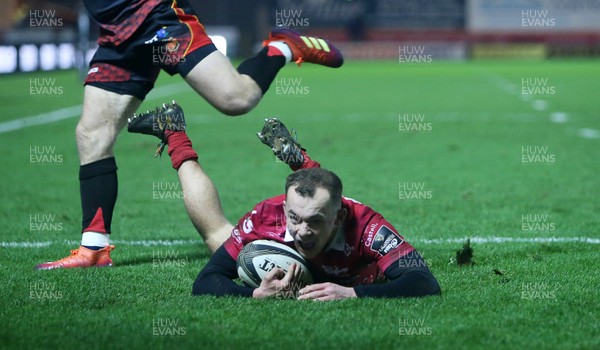 050119 - Scarlets v Dragons - Guinness PRO14 - Ioan Nicholas of Scarlets scores a try