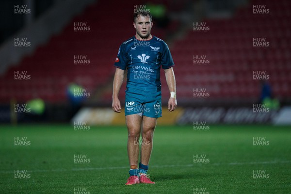 061023 - Scarlets v Dragons RFC - Preseason Friendly - Ioan Lloyd of Scarlets