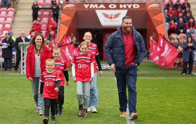160526 - Scarlets v Dragons RFC, United Rugby Championship - Scarlets Jake Ball and his family are applauded by the fans as he leaves the club at the end of the season