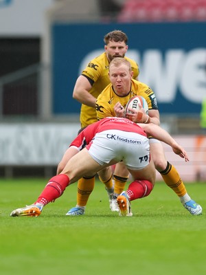 160526 - Scarlets v Dragons RFC, United Rugby Championship - Tinus de Beer of Dragons