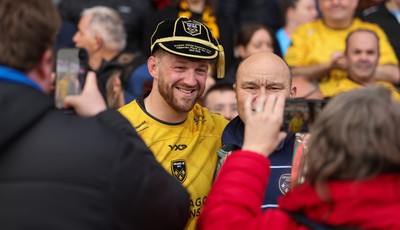 160526 - Scarlets v Dragons RFC, United Rugby Championship - Angus O’Brien of Dragons is presented with the Dragons Supporters Club Supporters Player of the Year Cap