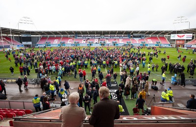 160526 - Scarlets v Dragons RFC, United Rugby Championship - Crowds take to the pitch at the end of the match