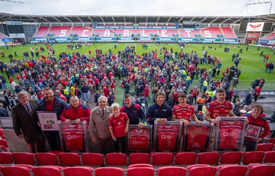160526 - Scarlets v Dragons RFC, United Rugby Championship - Departing Scarlets players are presented with awards and Scarlets Jerseys at the end of the match
