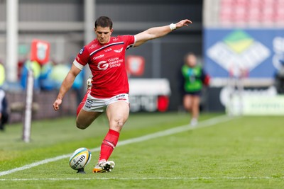 160526 - Scarlets v Dragons RFC - United Rugby Championship - Joe Hawkins of Scarlets kicks a conversion