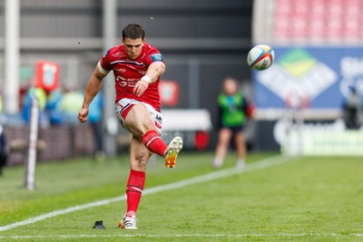 160526 - Scarlets v Dragons RFC - United Rugby Championship - Joe Hawkins of Scarlets kicks a conversion