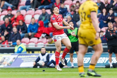 160526 - Scarlets v Dragons RFC - United Rugby Championship - Joe Hawkins of Scarlets reacts after seeing his penalty kick to win the match go wide of the posts