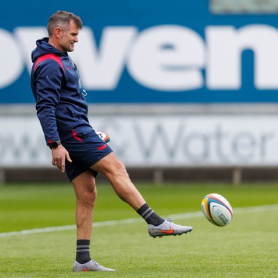 160526 - Scarlets v Dragons RFC - United Rugby Championship - Scarlets coach Jared Payne during the warm up