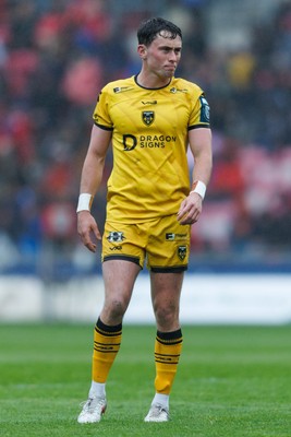 160526 - Scarlets v Dragons RFC - United Rugby Championship - Niall Armstrong of Dragons
