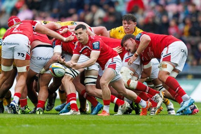 160526 - Scarlets v Dragons RFC - United Rugby Championship - Dane Blacker of Scarlets passes the ball