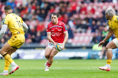 160526 - Scarlets v Dragons RFC - United Rugby Championship - Carwyn Leggatt-Jones of Scarlets