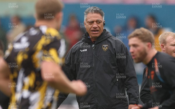 160526 - Scarlets v Dragons RFC, United Rugby Championship - Dragons Head Coach Filo Tiatia during warm up
