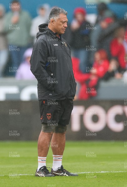 160526 - Scarlets v Dragons RFC, United Rugby Championship - Dragons Head Coach Filo Tiatia during warm up