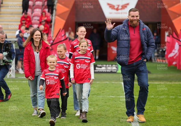 160526 - Scarlets v Dragons RFC, United Rugby Championship - Scarlets Jake Ball and his family are applauded by the fans as he leaves the club at the end of the season
