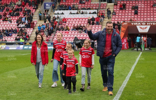 160526 - Scarlets v Dragons RFC, United Rugby Championship - Scarlets Jake Ball and his family are applauded by the fans as he leaves the club at the end of the season