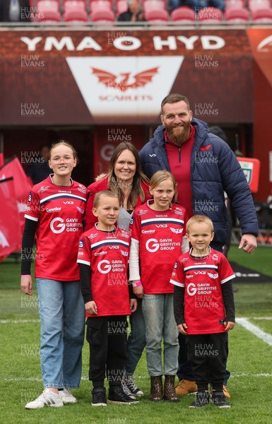 160526 - Scarlets v Dragons RFC, United Rugby Championship - Scarlets Jake Ball and his family are applauded by the fans as he leaves the club at the end of the season