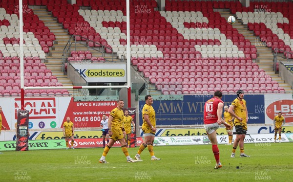 160526 - Scarlets v Dragons RFC, United Rugby Championship - Joe Hawkins of Scarlets sends his last gasp kick wide of the posts