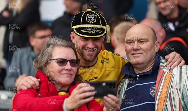 160526 - Scarlets v Dragons RFC, United Rugby Championship - Angus O’Brien of Dragons is presented with the Dragons Supporters Club Supporters Player of the Year Cap