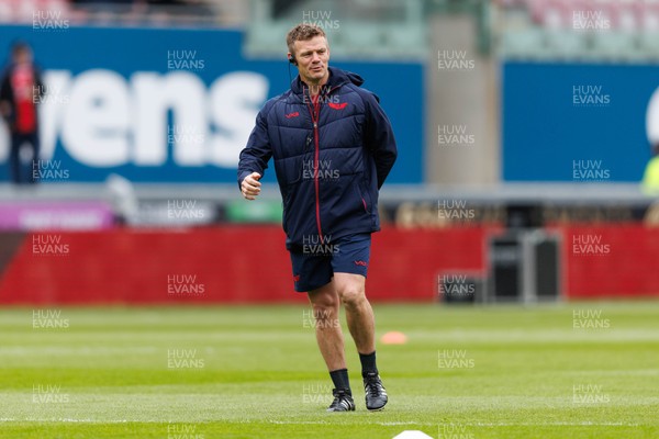 160526 - Scarlets v Dragons RFC - United Rugby Championship - Scarlets head coach Dwayne Peel during the warm up