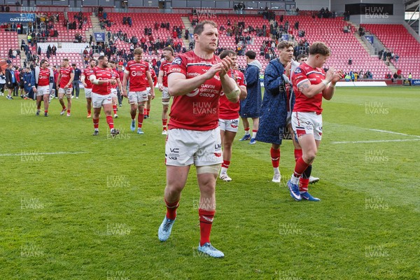 160526 - Scarlets v Dragons RFC - United Rugby Championship - Ryan Elias of Scarlets applauds the fans at the end of the match