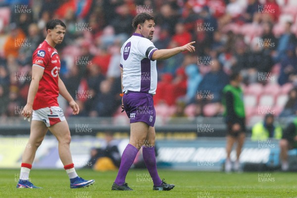 160526 - Scarlets v Dragons RFC - United Rugby Championship - Referee Ben Whitehouse