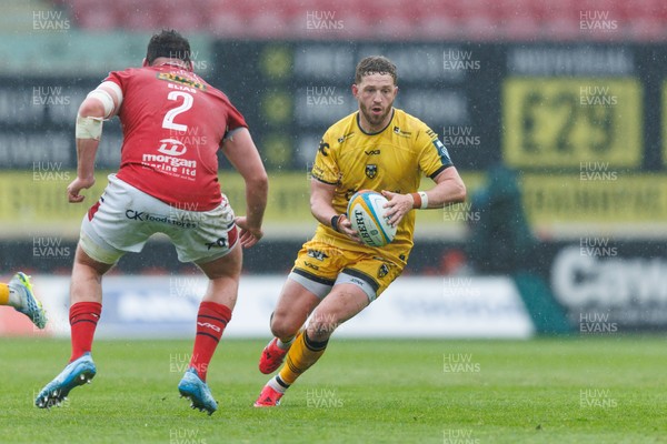 160526 - Scarlets v Dragons RFC - United Rugby Championship - Angus O’Brien of Dragons