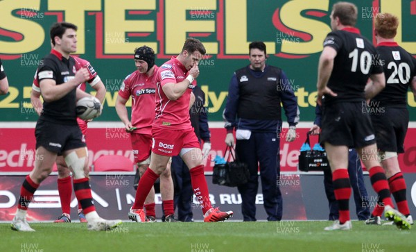 280315 - Scarlets v Edinburgh - Guinness PRO12 - Gareth Davies of Scarlets is shown a red card