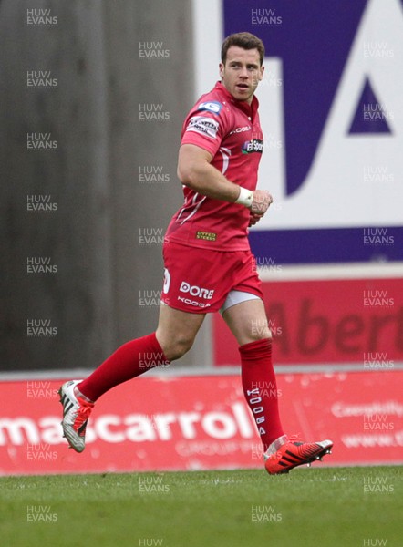 280315 - Scarlets v Edinburgh - Guinness PRO12 - Gareth Davies of Scarlets is shown a red card