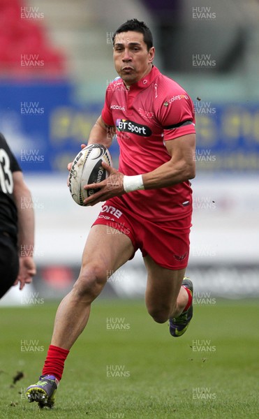 280315 - Scarlets v Edinburgh - Guinness PRO12 - Regan King of Scarlets