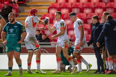 190124 - Scarlets v Edinburgh Rugby - EPCR Challenge Cup - Edinburgh celebrate a Duhan van der Merwe of Edinburgh try