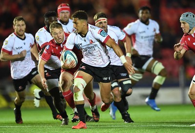 011021 - Scarlets v Emirates Lions - United Rugby Championship - Jordan Hendrikse of Lions gets through a gap