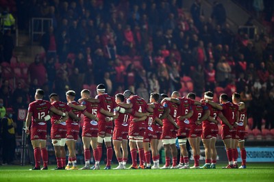 011021 - Scarlets v Emirates Lions - United Rugby Championship - Scarlets players during a minutes silence