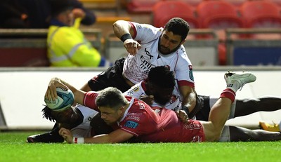 011021 - Scarlets v Emirates Lions - United Rugby Championship - Steff Evans of Scarlets scores try