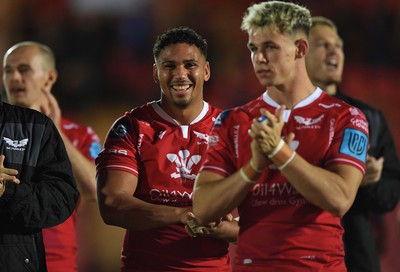 011021 - Scarlets v Emirates Lions - United Rugby Championship - Dan Davis of Scarlets celebrates win