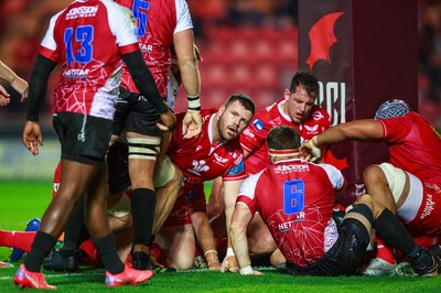 011021 - Scarlets v Emirates Lions - United Rugby Championship - Rob Evans of Scarlets after scoring a try