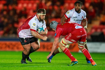 011021 - Scarlets v Emirates Lions - United Rugby Championship - Carlu Sadie of Emirates Lions on the attack