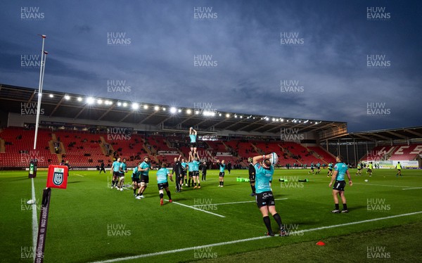 111123 - Scarlets v Emirates Lions, United Rugby Championship - The Lions warm up ahead of the match at Parc y Scarlets