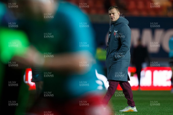111123 - Scarlets v Emirates Lions - United Rugby Championship - Scarlets head coach Dwayne Peel during the warm up