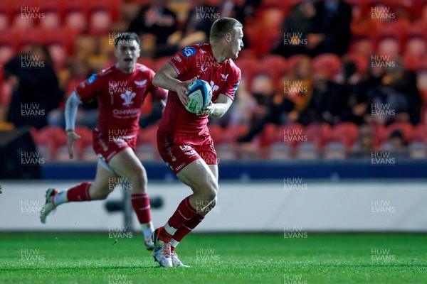 111123 - Scarlets v Emirates Lions - United Rugby Championship - Johnny McNicholl of Scarlets looks for support