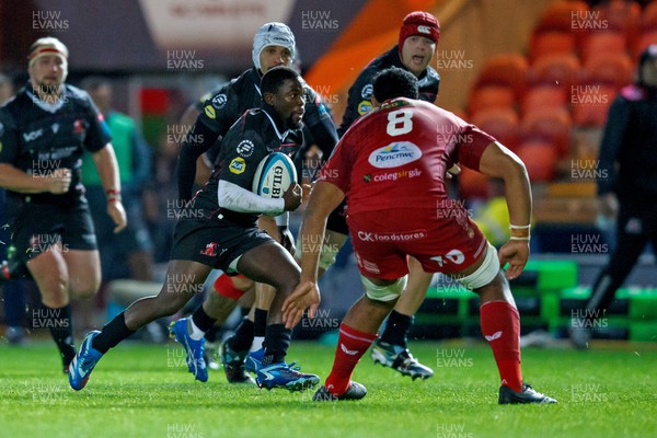 111123 - Scarlets v Emirates Lions - United Rugby Championship - Sanele Nohamba of Lions makes a break