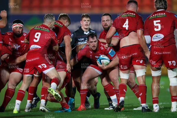 111123 - Scarlets v Emirates Lions - United Rugby Championship - Ryan Elias of Scarlets looks for support