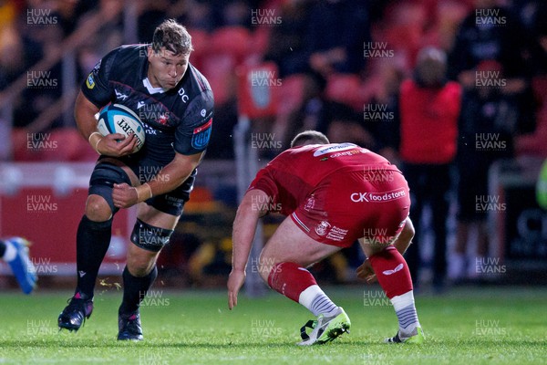 111123 - Scarlets v Emirates Lions - United Rugby Championship - Willem Alberts of Lions on the charge