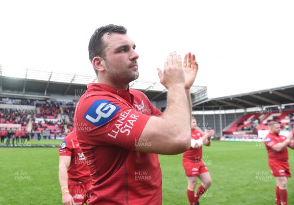 070418 - Scarlets v Glasgow - Guinness PRO14 - Tadhg Beirne of Scarlets at the end of the game