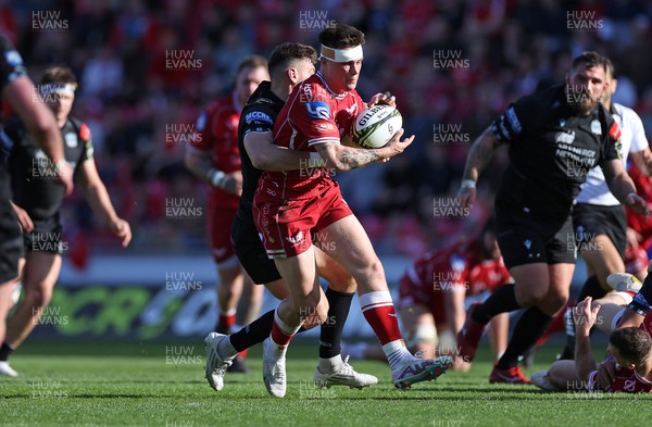 290423 - Scarlets v Glasgow - European Challenge Cup Semi-Final - Joe Roberts of Scarlets 