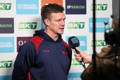 291125 - Scarlets v Glasgow Warriors - United Rugby Championship - Scarlets Head Coach Dwayne Peel talks to TV before kick off
