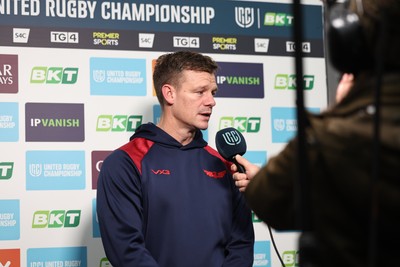 291125 - Scarlets v Glasgow Warriors - United Rugby Championship - Scarlets Head Coach Dwayne Peel talks to TV before kick off