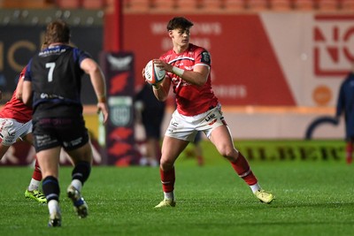 291125 - Scarlets v Glasgow Warriors - United Rugby Championship - Eddie James of Scarlets